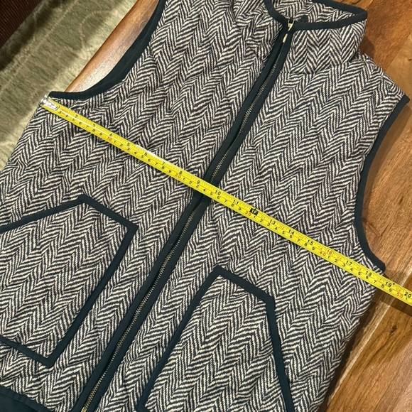 J. Crew Factory Quilted Puffer Vest Black and White Herringbone Gold Zip Size M - Picture 9 of 9